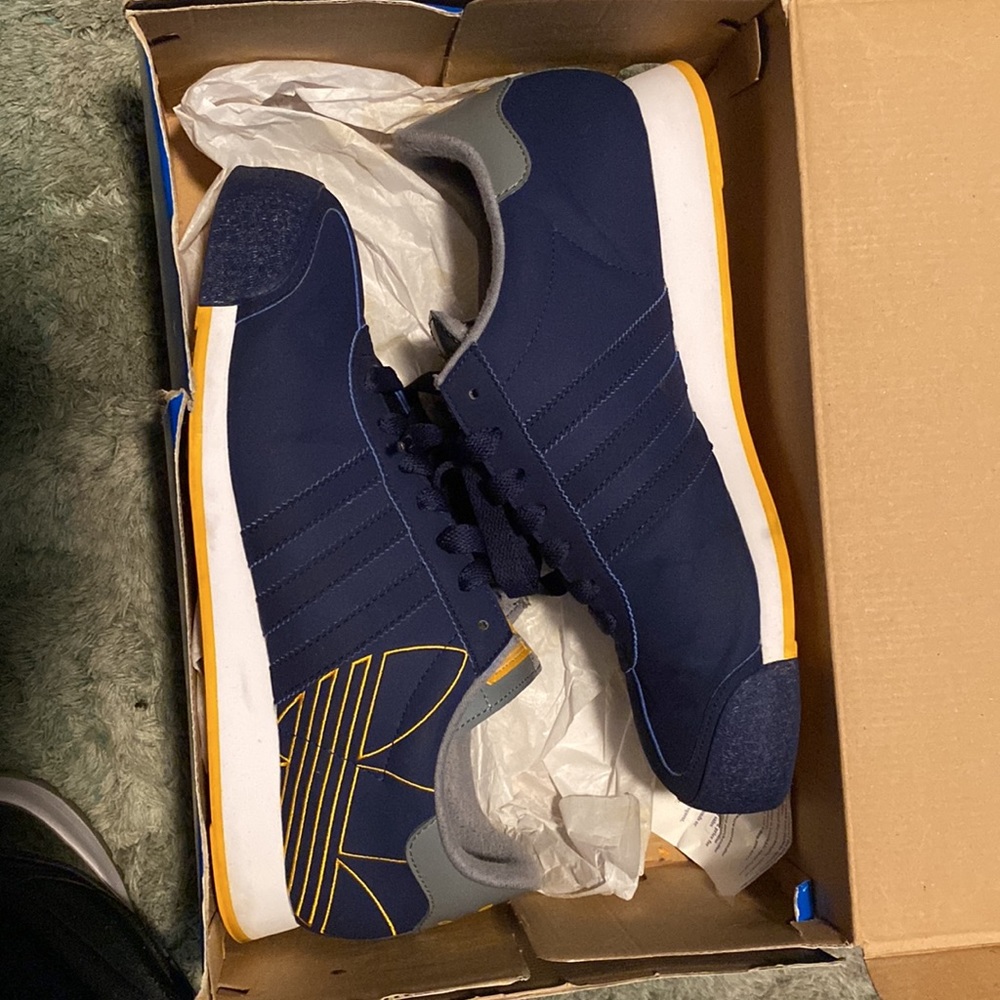 Adidas Navy Blue, Grey & White Suede Wit Yellow